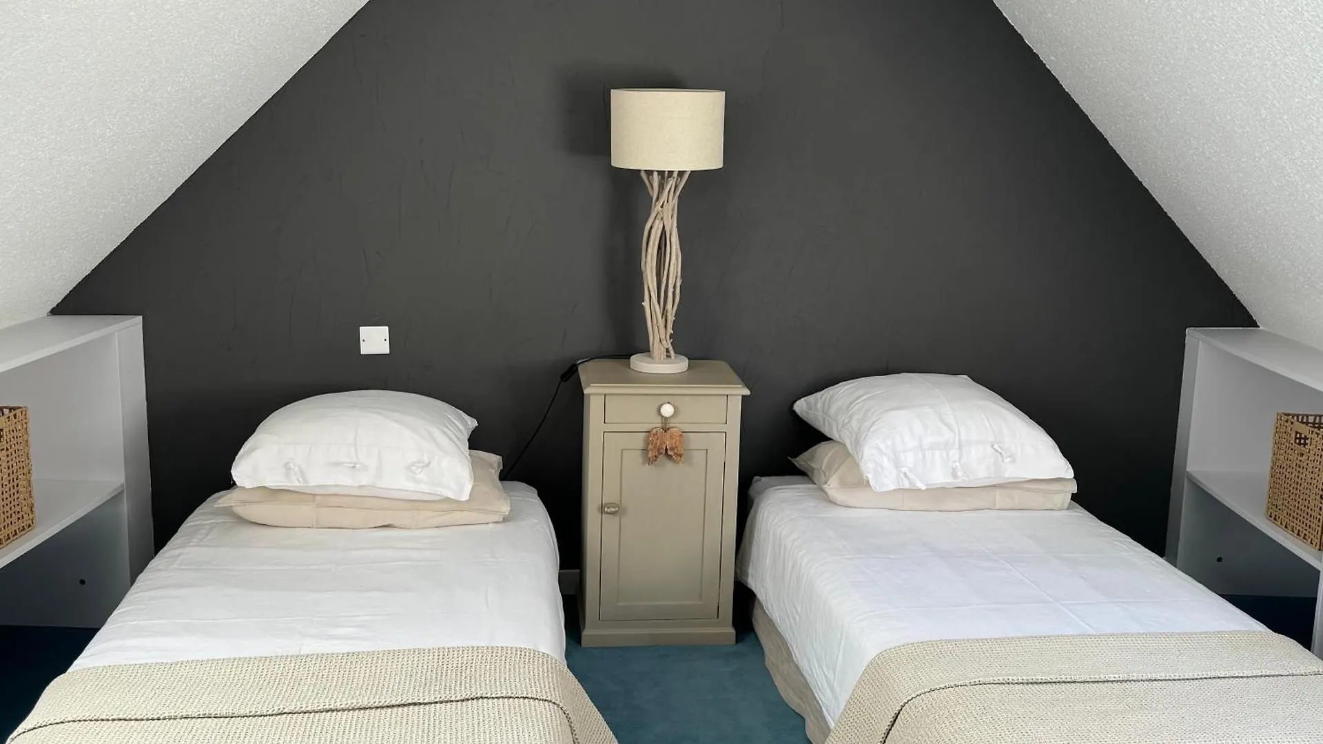 Pavillon De La Plage Trebeurden Hotel