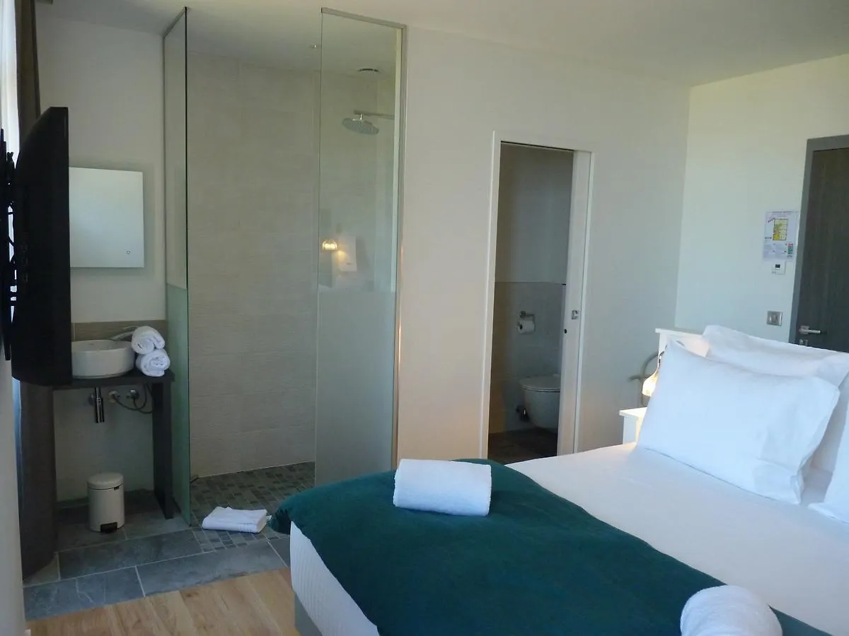 Pavillon De La Plage Trebeurden Hotel